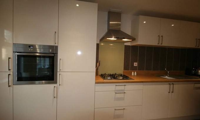 Aylesbury Apartamento | AMPLIO APARTAMENTO CON SERVICIO DE 2 DORMITORIOS EN EL CORAZÓN DE AYLESBURY.