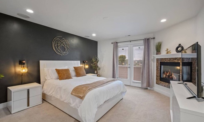 Brighton Casa | Spacious Seward Park Home for 8!