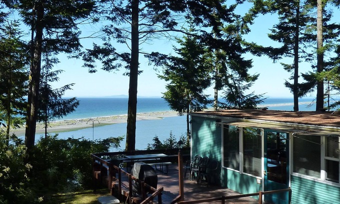 Sequim Casa | Spacious shorefront cabin with Dungeness National Wildlife Refuge views