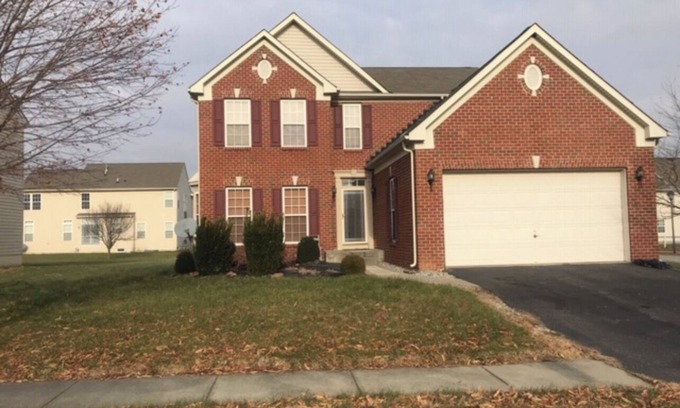 New Castle Casa | Spacious Single Family Home Near Water, Recreational Areas/Parks, and Shopping..