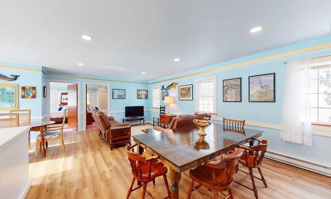 Boothbay Harbor Casa | Spacious single-level duplex with fast WiFi, two full kitchens, deck, & yard