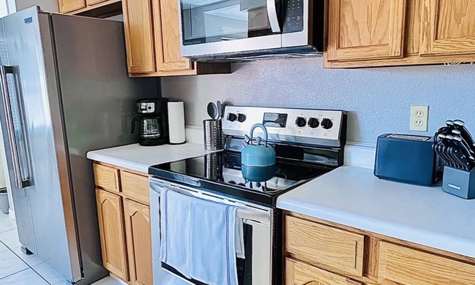 Coppell Casa | Spacious Single Story Home w Fenced in Backyard - Pet Friendly