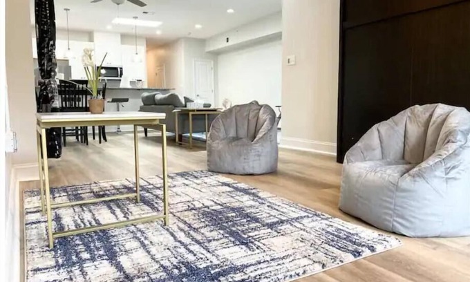 Inner Harbor Apartamento | Spacious-Skylight Loft Inner Harbor Downtown