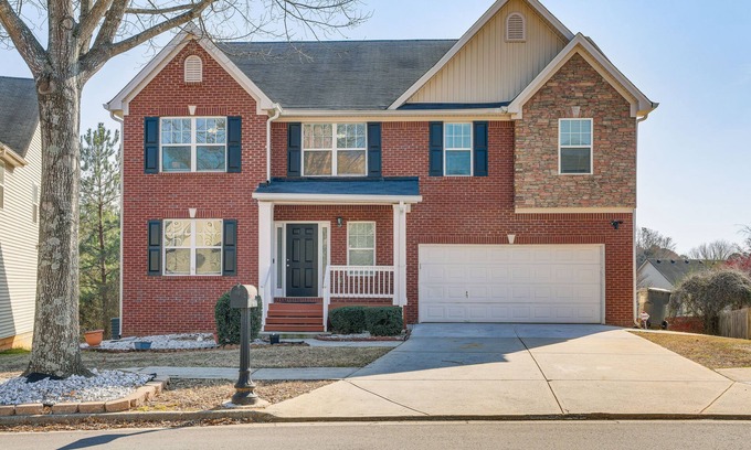 Snellville Casa | Spacious Snellville Home: 28 Mi to Atlanta!