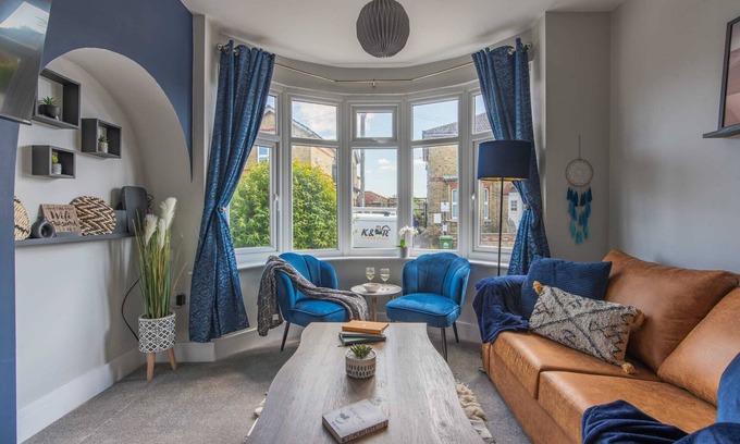 Portswood Casa | Spacious Southampton House. Sanctuary in the City