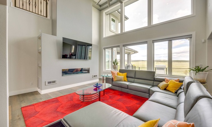 Monument Casa | Spacious Southern Colorado Home w/ Mountain Views