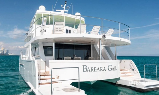 Pompano Beach Alquiler De Eote | SPACIOUS & STABLE 65' YACHT FOR OVERNIGHT CHARTERS CRUISING SOUTH FLORIDA