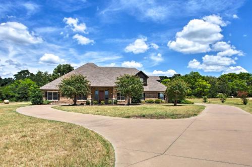 Lindale Casa | Spacious Stallion Lake Ranch Home with Patio