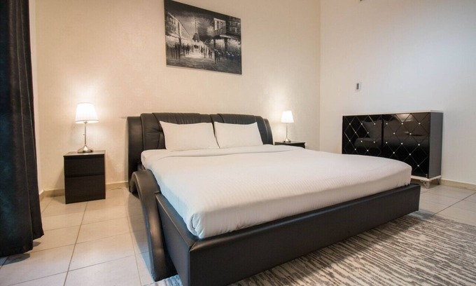 Discovery Gardens Apartamento | Spacious Studio 5 mins from Dubai Marina
