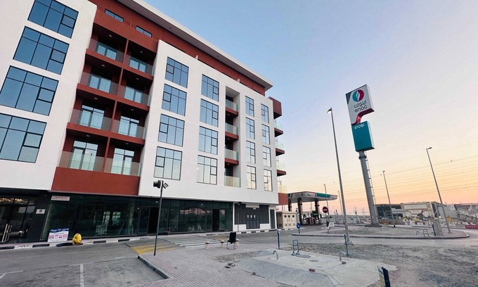 Jebel Ali Casa | Spacious Studio at JLT | Pool & Free Parking