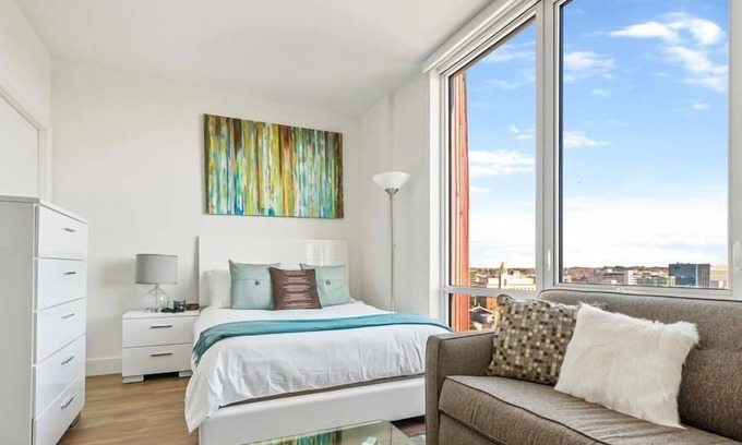 White Plains Apartamento | Spacious Studio | Kitchen + Laundry | Downtown White Plains