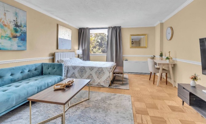 Rockville Casa | Spacious Studio - Next to Metro