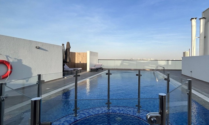 Dubai Apartamento | Spacious Studio With Balcony in AL Majan