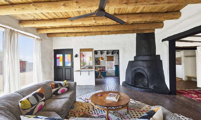 Santa Fe Apartamento | Spacious, Stylish “Niji Suite” @ La Dea