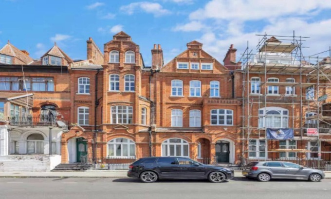 West Kensington Apartamento | Spacious & Stylish 3-Bedroom Apartment in Prime West Kensington Location