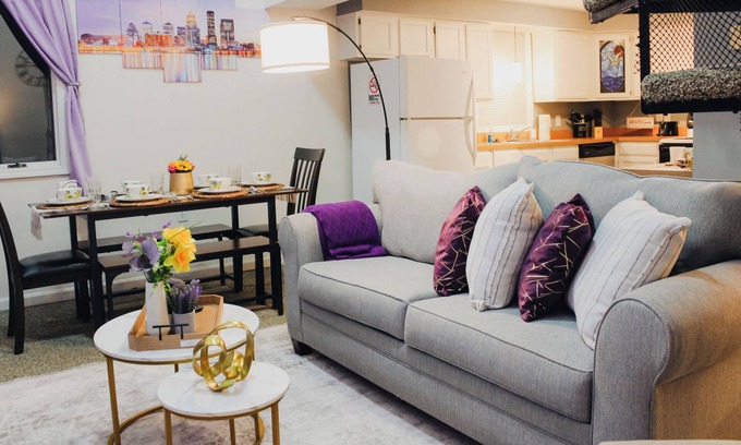 Clifton Apartamento | Spacious Stylish Retreat in the Heart of Clifton Neighborhood, King Bed, Coffee!