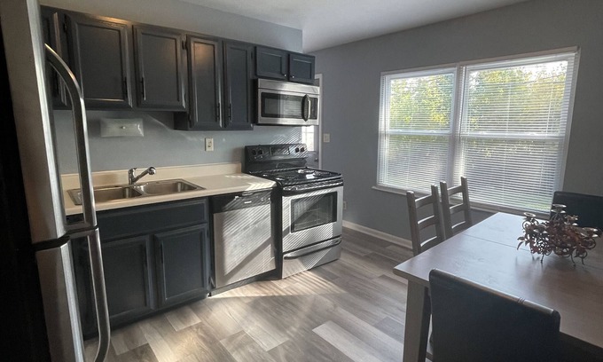 Lafayette Casa | Spacious suburb home close to lots of restaurants, Downtown, and Purdue!