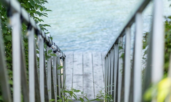 Lake Cowichan Hotel | Unit 5- Steelhead-Suite-Vista al rio-Baño Privado-Confortable