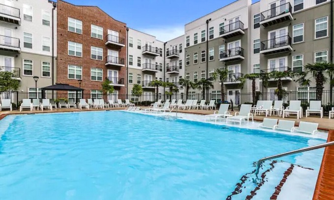 Chinatown Apartamento | Spacious Suite in DTLA with 1BR, Pool & Gym!!!
