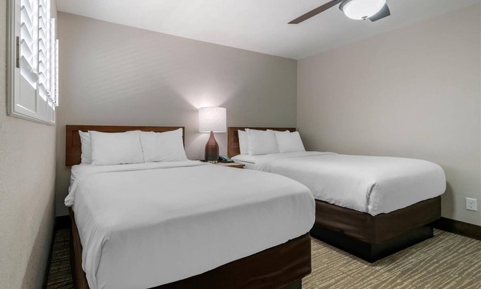 Jekyll Island Casa | Spacious Suite w/Kitchen Ideal for Relaxing Jekyll Island Retreat | Onsite Pool