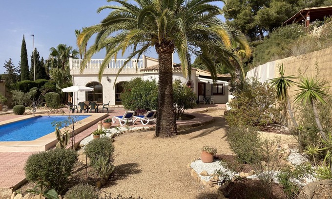 L'Alfas del Pi Villa | casa de verano amplia con 3 dormitorios; 6 camas, piscina privada, wifi, mar y montaña