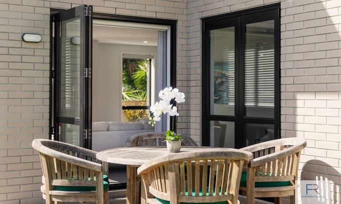 Mount Roskill Casa | Spacious Sunlit Residence