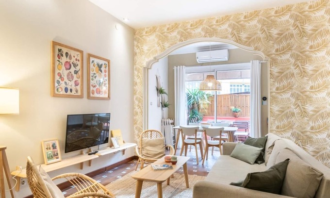 Sant Antoni Apartamento | Amplio y soleado Apto con terraza en el centro