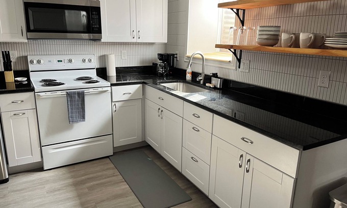 Sandy Apartamento | Spacious, sunny, lower-level mother-in-law suite in convenient Sandy location
