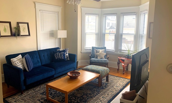 Wakefield Apartamento | Spacious & Sunny Pet-Friendly Home in an Historic New England Lakeside Town