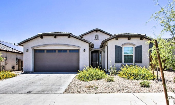 Surprise Casa | Spacious Surprise Home Near Sports Stadiums!