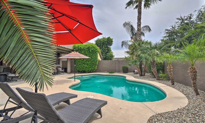 Royal Ranch Casa | ¡NUEVO! Casa sorpresa con piscina y patio: ¡Golf + caminata!