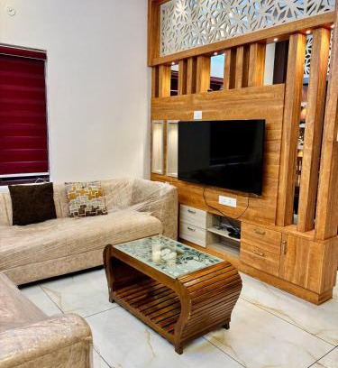 Kakkanad Apartamento | Spacious, Sweet home in town,