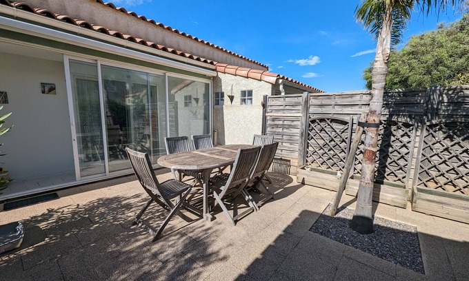 Port-la-Nouvelle Villa | Port-la-Nouvelle - Amplia Villa T3 con Jardín Privado, ¡Ideal para 6 Personas y Mascotas!