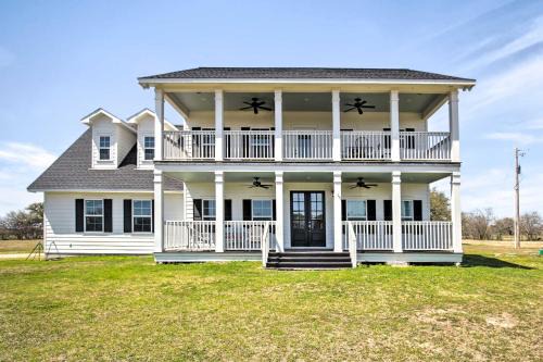 Yorktown Casa | Spacious Texas Getaway with Fire Pit and Pond!