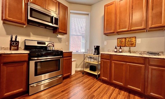 Tower Grove East Apartamento | Spacious Tower Grove Pet Friendly 2 Bedroom - 4 Miles to SLU & Barnes