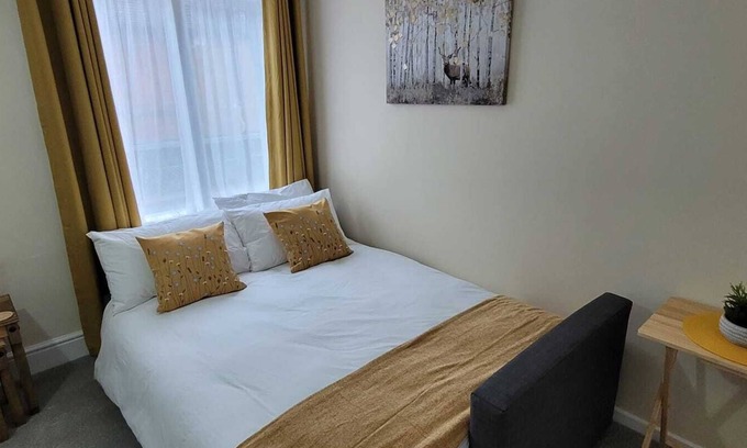 Atherstone Apartamento | Spacious Town Centre Apartment - Home Away From Home with Great Wi-Fi