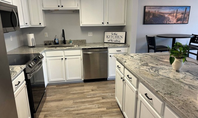 Wright Casa | Spacious Townhouse. Only 7 Miles to Beach!