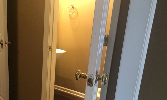 Winston - Salem Casa | Spacious townhouse in recreational, quiet area