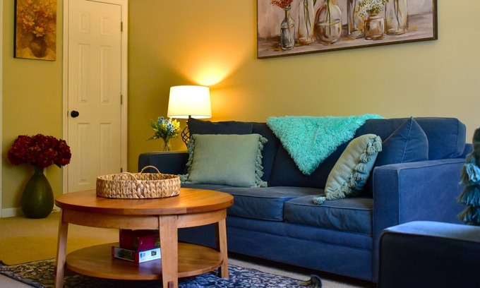 Westover Casa | Spacious Townhouse in the ❤ of Fayetteville