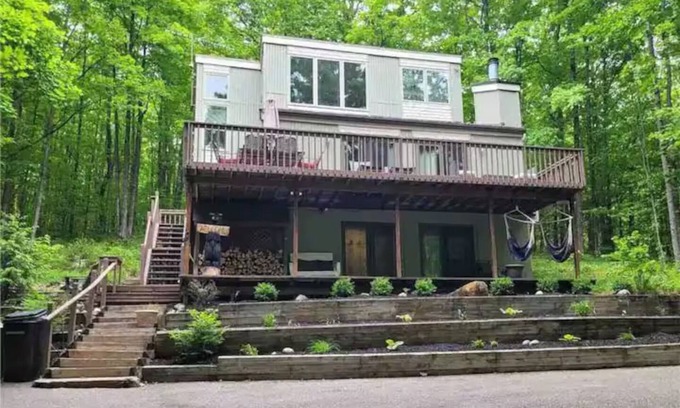 Bellaire Casa | Fall Cabin Getaway in Bellaire, MI Sleeps 10 Wine Restaurants Fall Colors