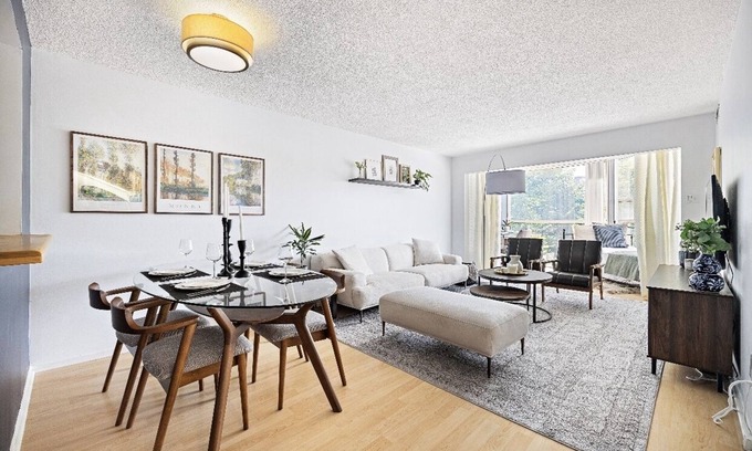 Niagara Condominio | Spacious + Trendy King West Condo