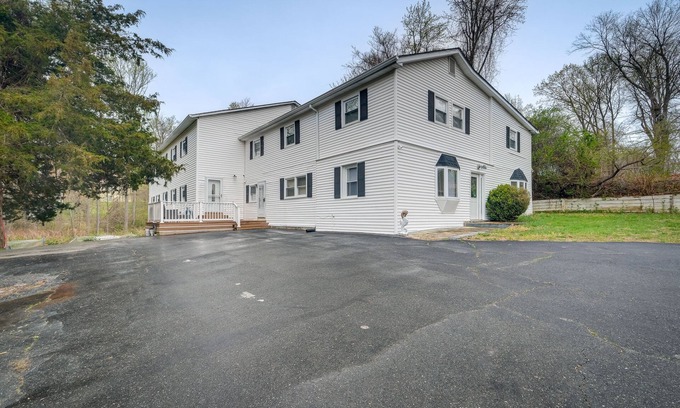 Triangle Casa | Spacious Triangle Townhome - Near Hiking & Golf!