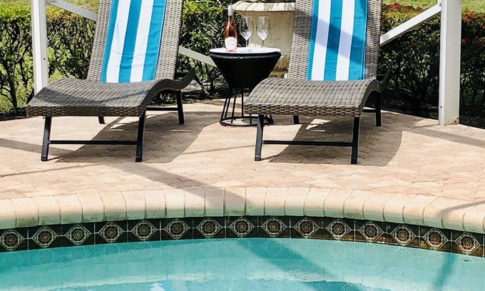 Boca Raton Casa | Amplio paraíso tropical Lanai Pool Casa de vacaciones 2mi a la playa East Boca Raton