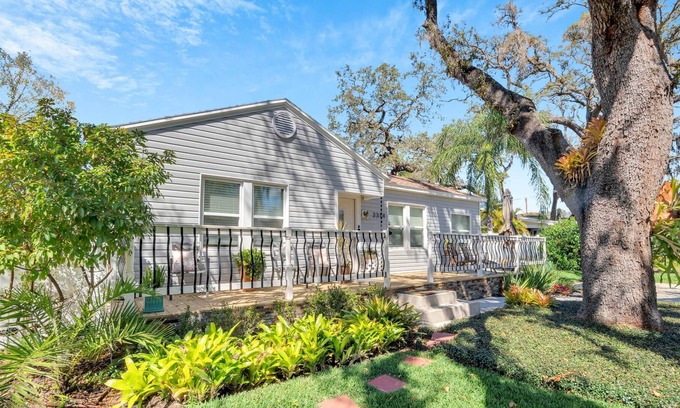 Riverside Heights Casa | Spacious & Tropical | Patio & Grill | Ace Location