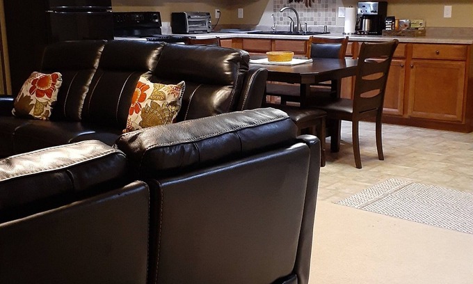 West Jordan Casa | Amplia suite de dos dormitorios en Salt Lake Valley