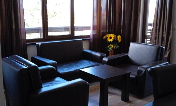 Old Town Apartamento | SPACIOUS TWO BEDROOM APARTMENT WITH MOUNTAIN VIEW