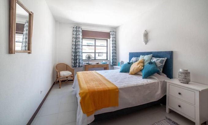 Carvoeiro Apartamento | Spacious Two bedroom apt, 200m from the beach