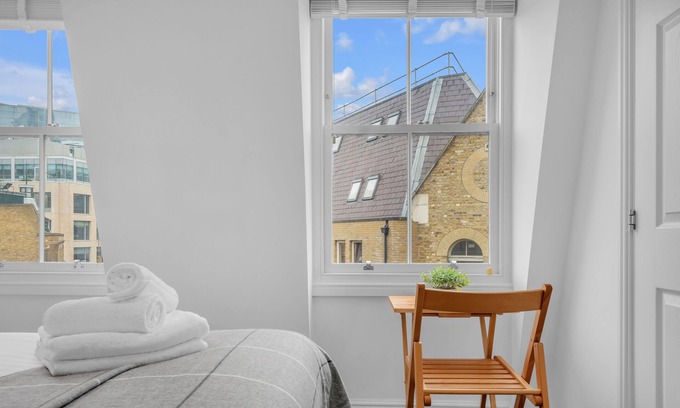 Bishopsgate Apartamento | Spacious Two Bedroom Serviced Apt in Artillery Lane, near Shoreditch by MySquare