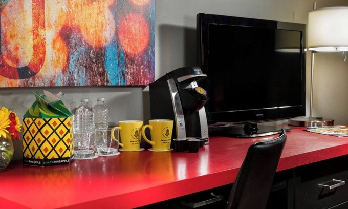 Belltown Hotel | Spacious Two Queen Suite with Modern Amenities in Downtown Seattle