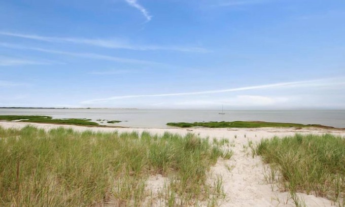 Barnstable Casa | Spacious & Updated House with Private Beach